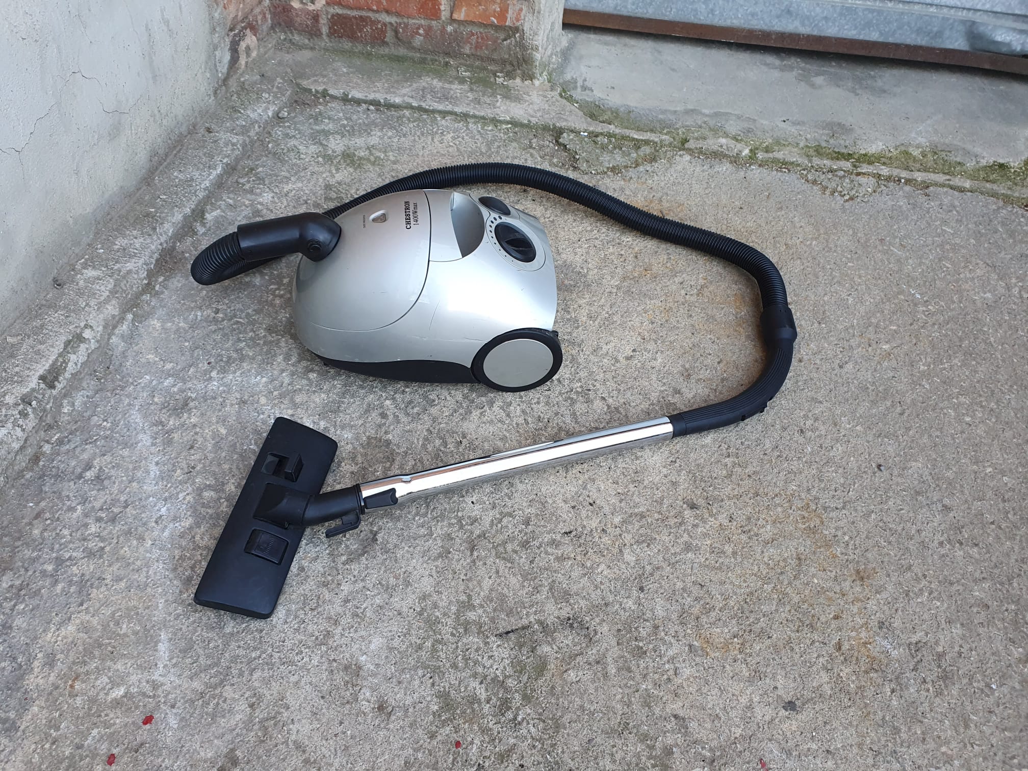 aspirador chestron 1400w 25x40x27 1u.